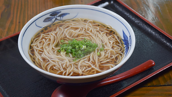 渡辺製麺オリジナルの白細麺